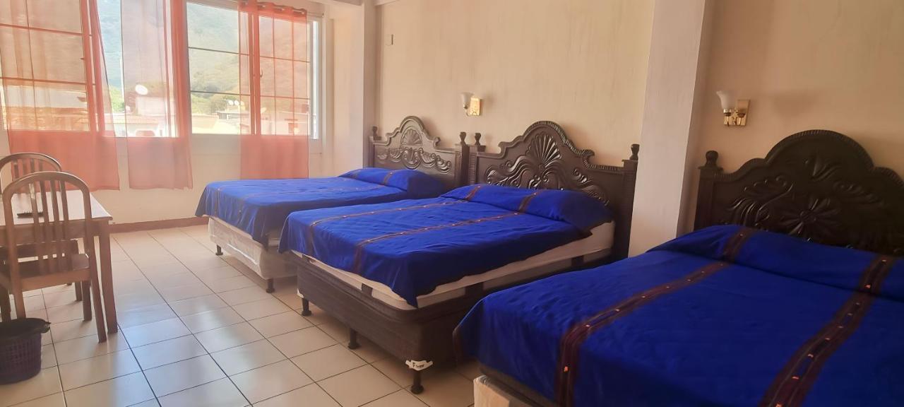 Hotel Chaparral Panajachel Dış mekan fotoğraf